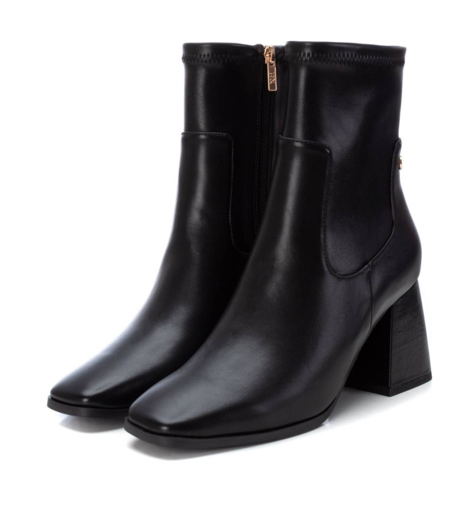 Botas de cano curto Xti 141826 pretas - Altura do salto: 7 cm -