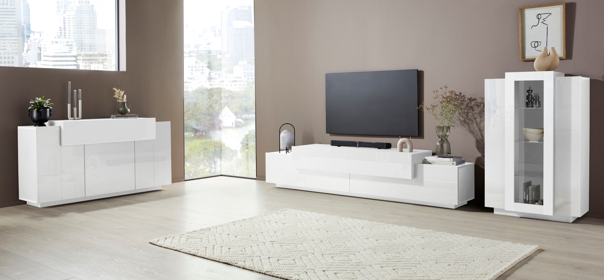 INOSIGN Lowboard »Coro,Lowboard,TV-Kommode,TV-Möbel,TV-Bank« mit 3 Klappen, (B/T/H) 240x45x51,6 cm