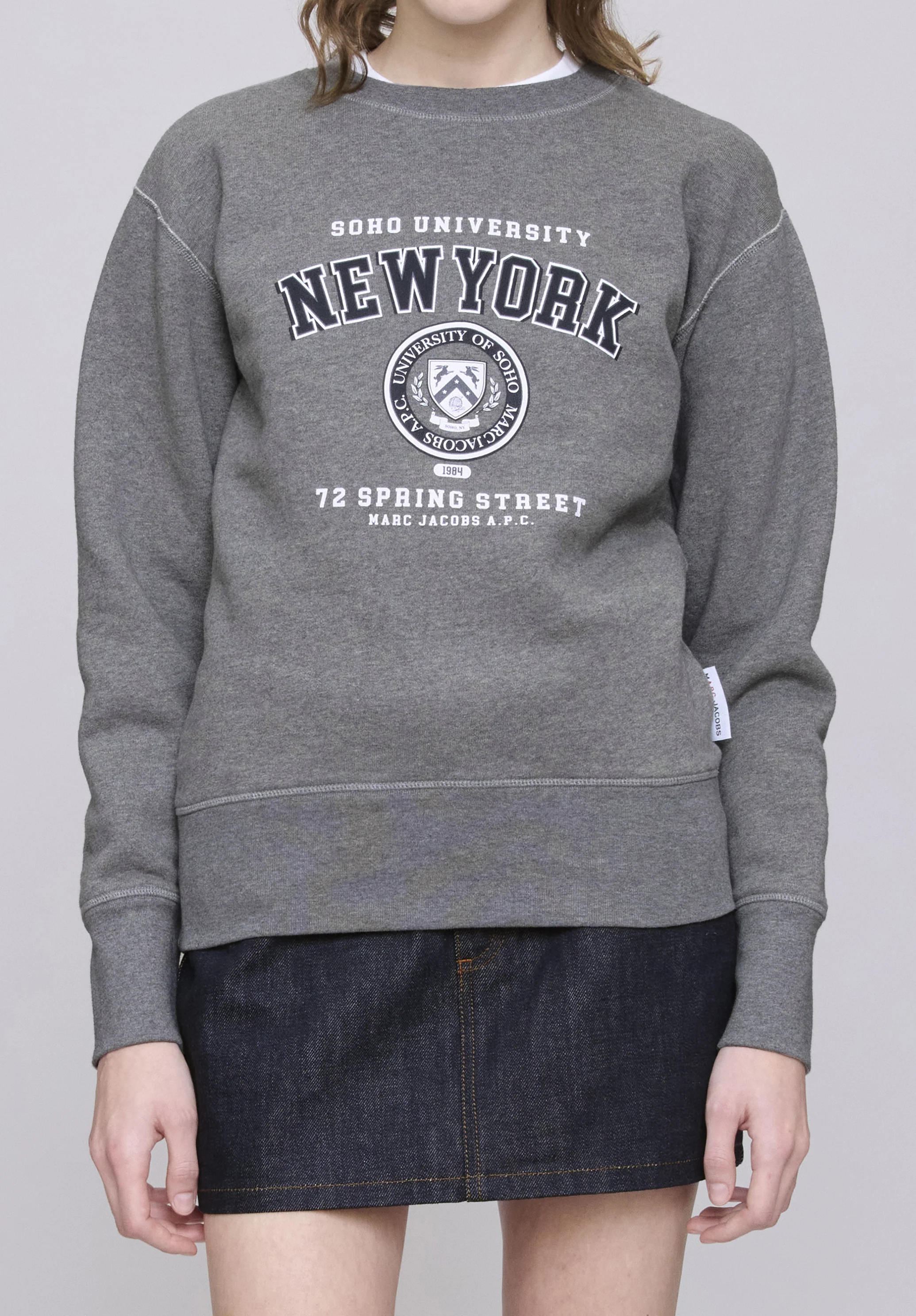 A.P.C. x Marc Jacobs. The Shrunken NY Crewneck - Gris chine