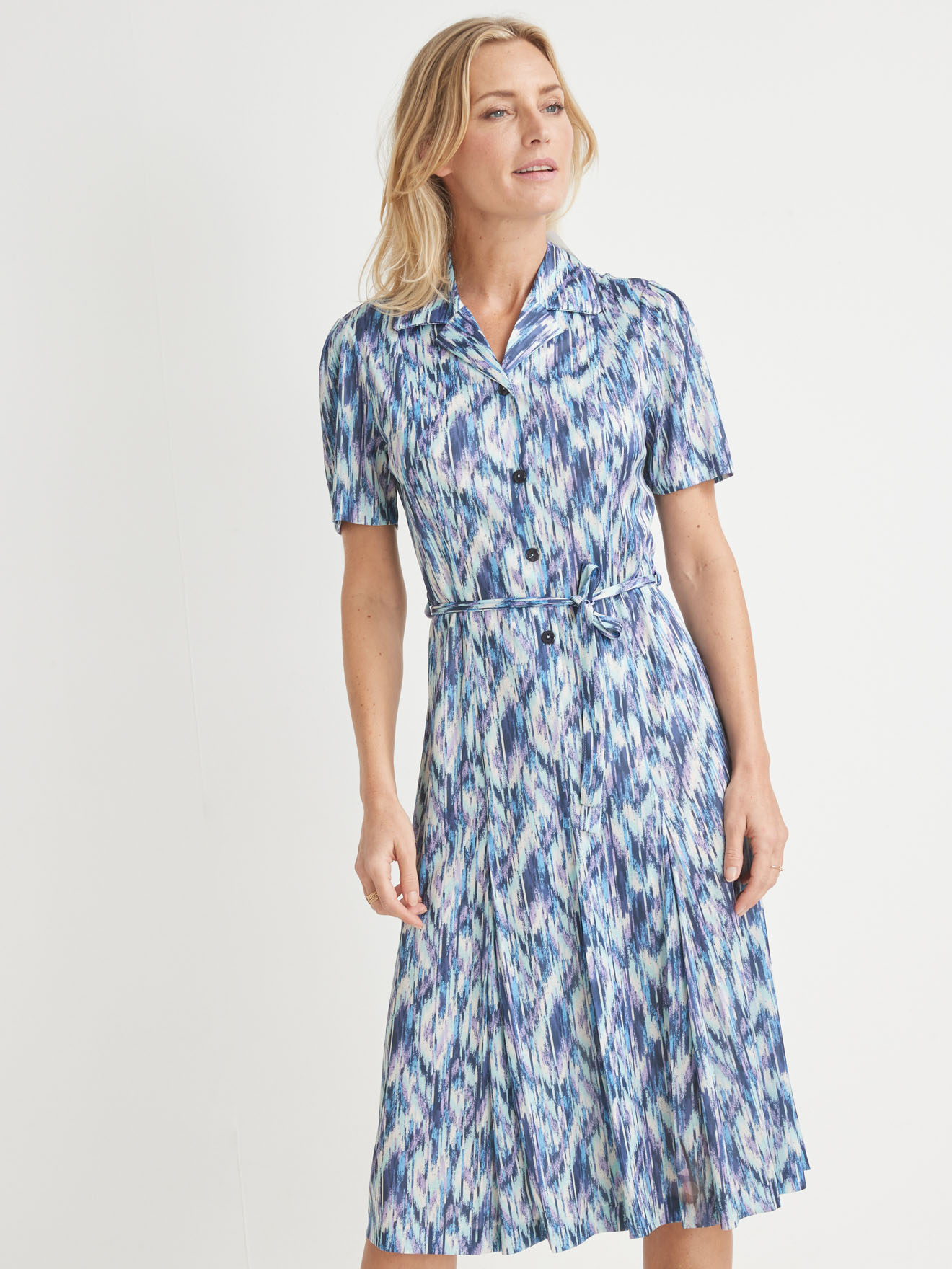 Robe classique col tailleur