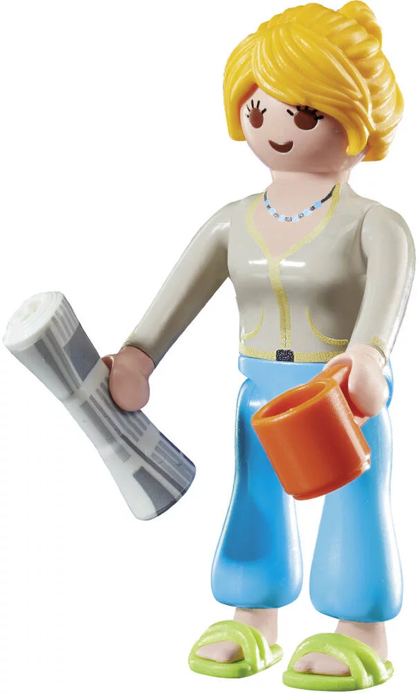 JEUNE FEMME ET JOURNAL -70972