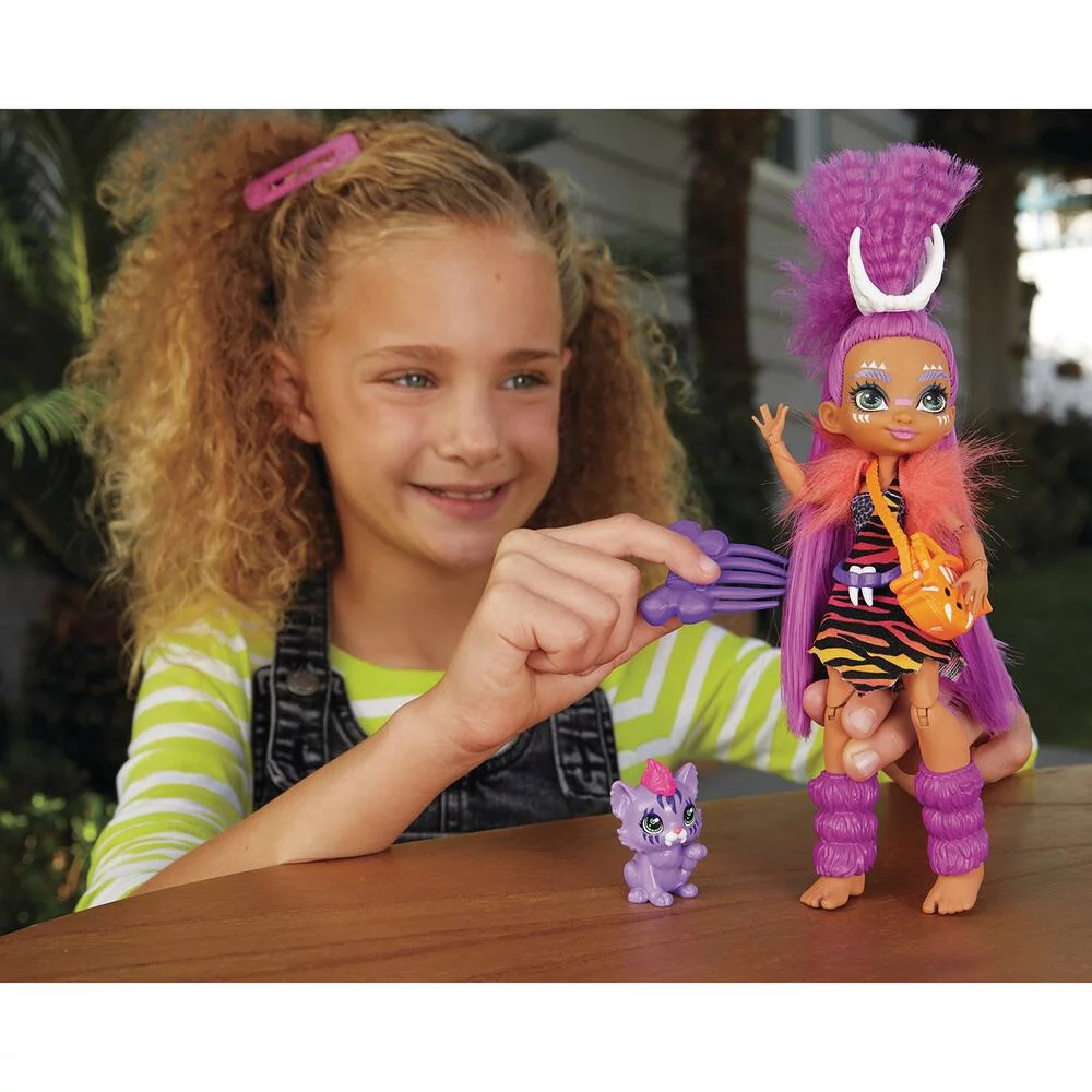 POUPEE CAVE CLUB ET ACCESSOIRES ROARALAI 20 CM