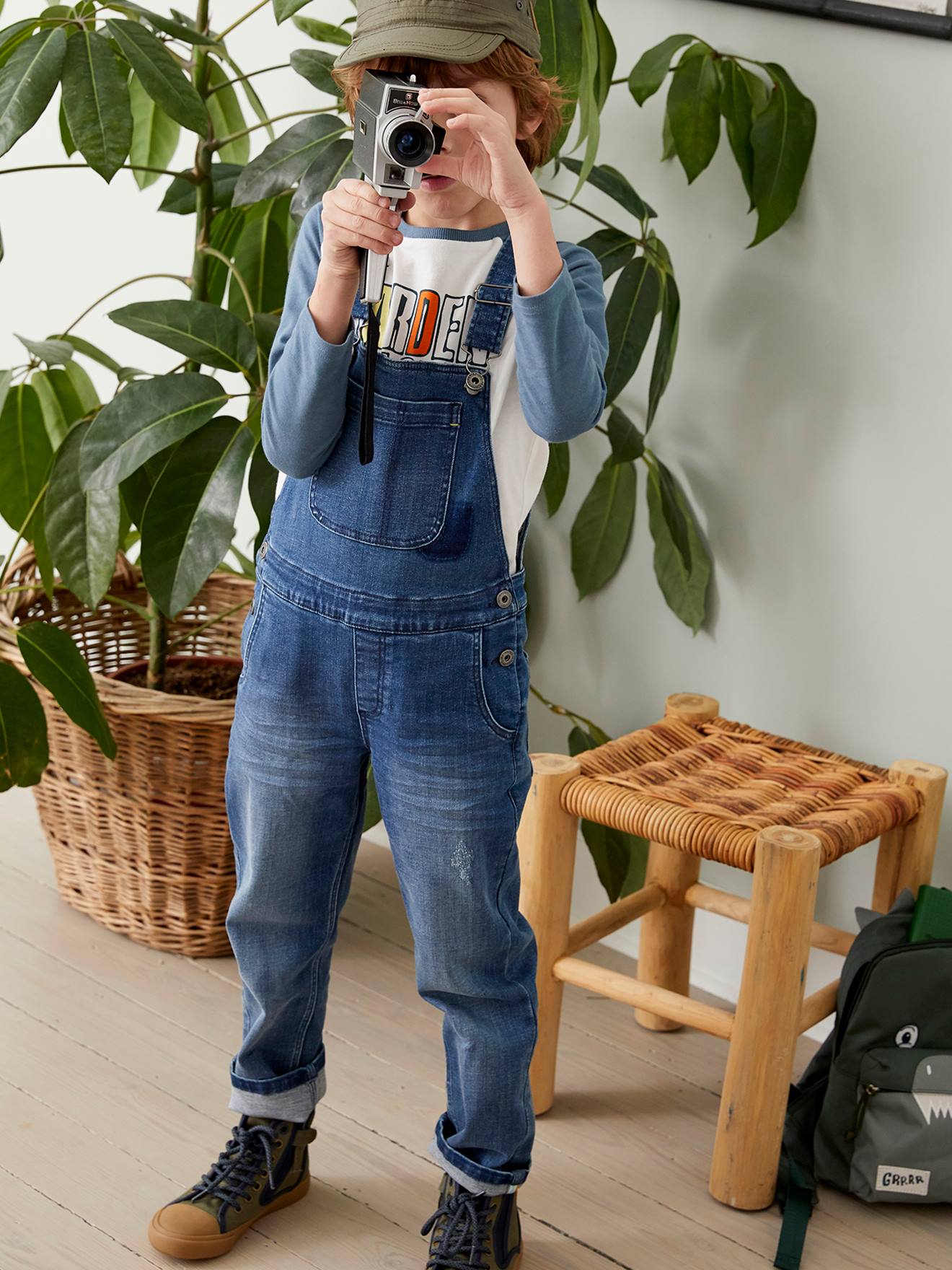 Macacão jeans azul escuro lavado para meninos