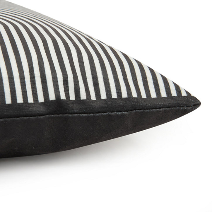Coussin velours motifs Ebony noir et blanc JBY Creation L.50 x l.30 cm