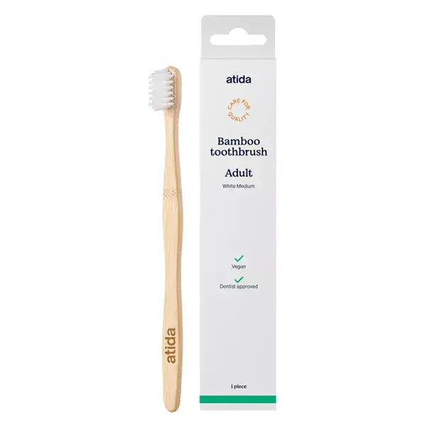Escova de dentes Atida Oral-Body de bambu, tamanho adulto médio, branca.