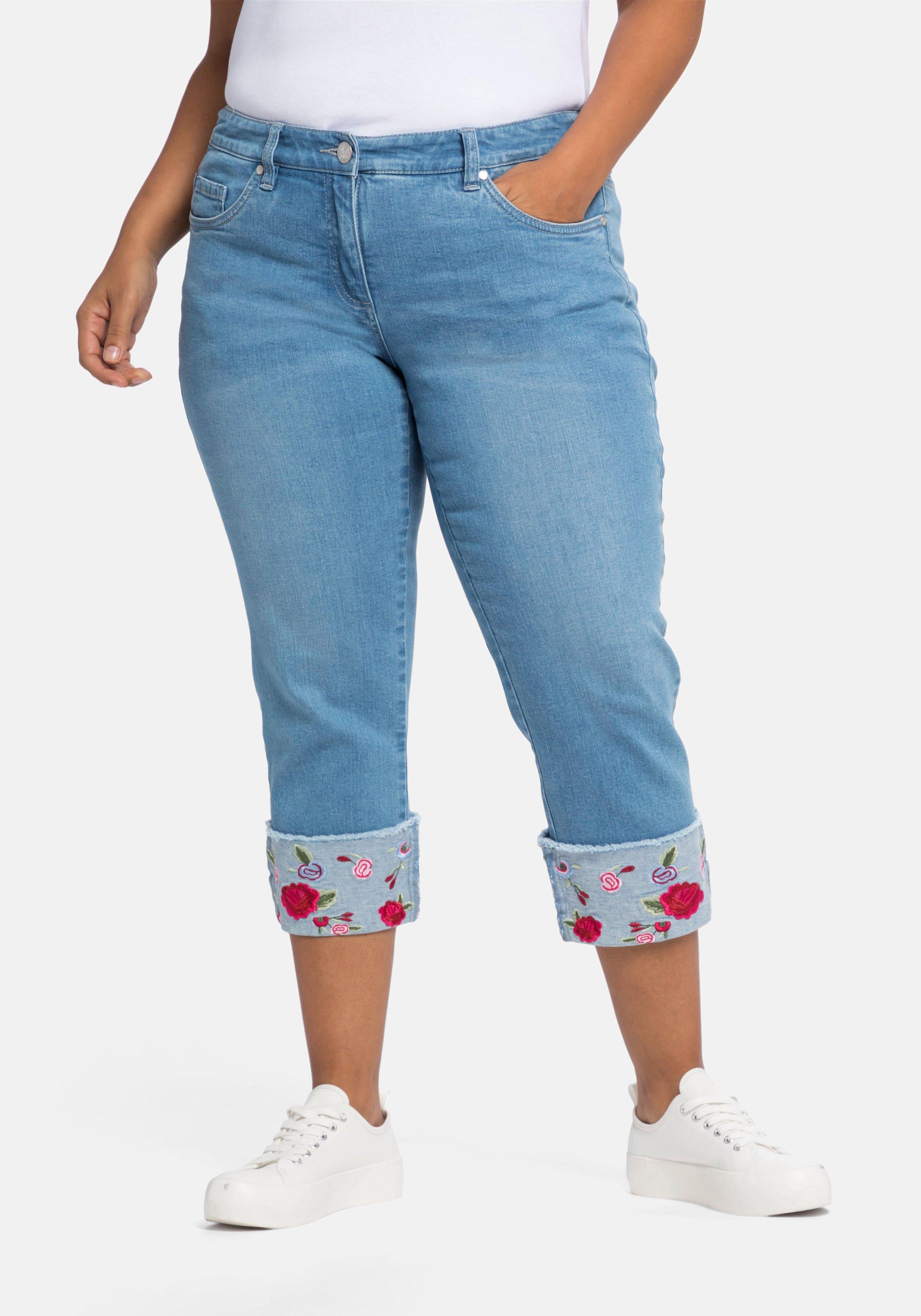 Schmale 7/8-Jeans mit besticktem Aufschlag