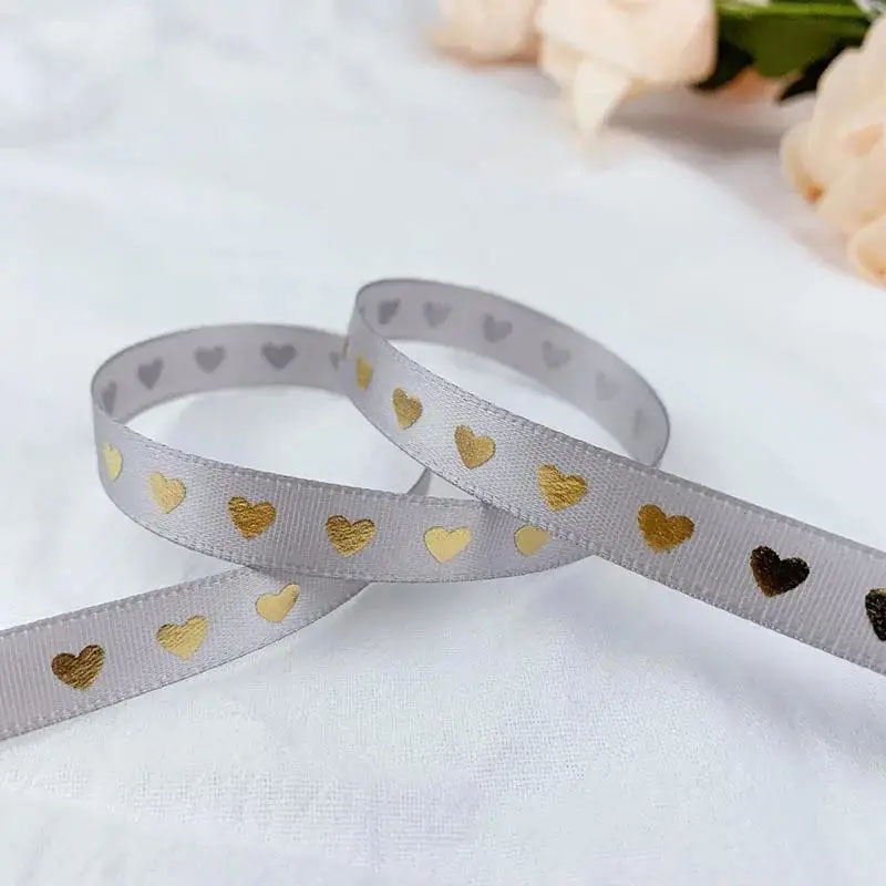 (1cmx35m) Geschenkband Satin Deko Band mit Herz Print - Silber