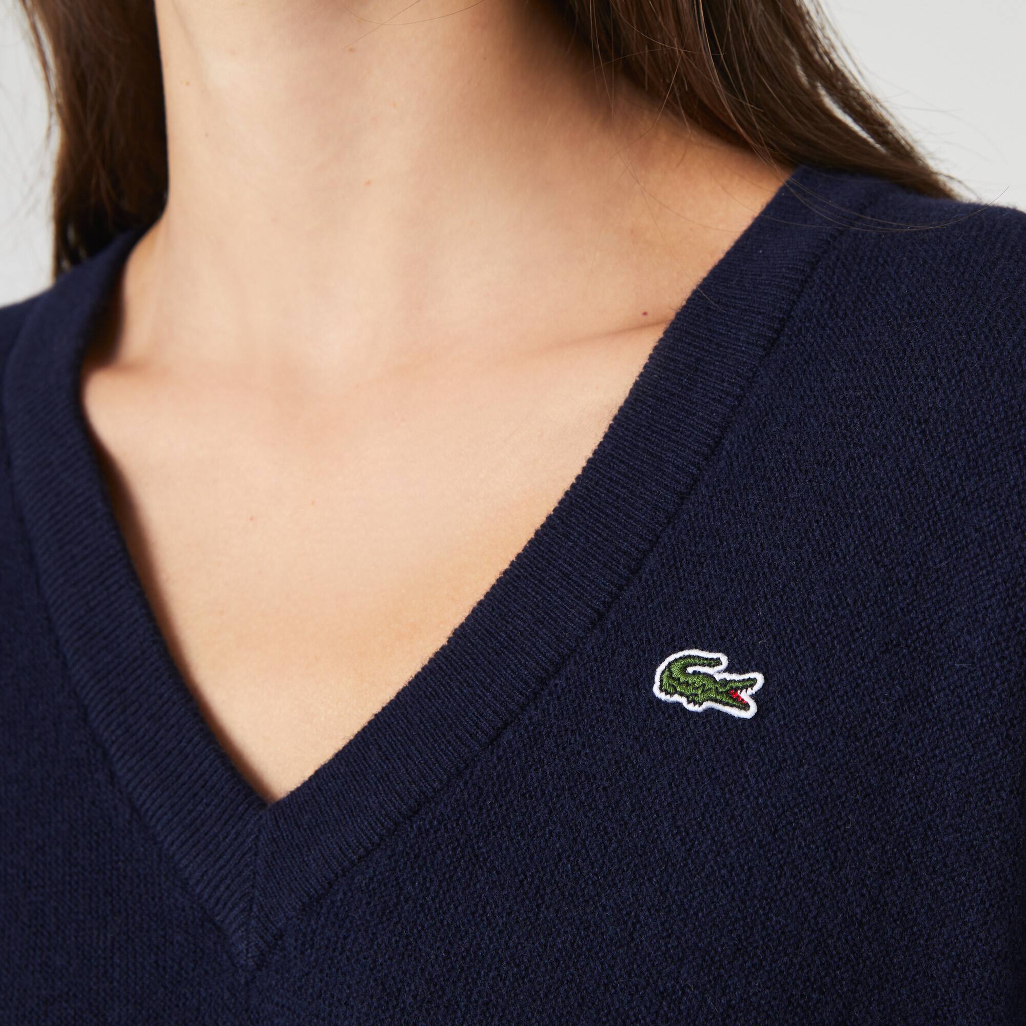 Pull femme Lacoste col en V uni en laine Pullovers - Bleu - Lacoste - Femme