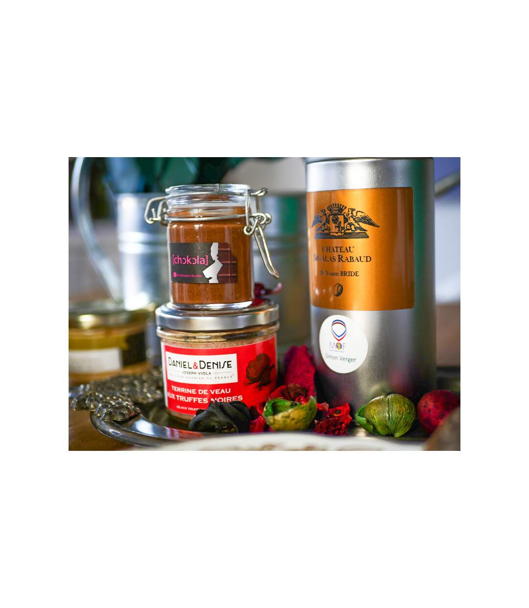 Panier gourmand L'Étoilé à domicile : piperade, olivade, terrines, pâte à tartiner et vin - SMARTBOX - Coffret Cadeau Gastronomie