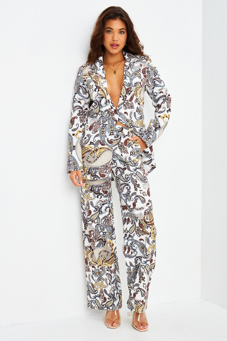 Ensemble blanc paisley blazer + pantalon ceinturé