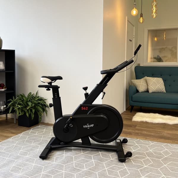TITAN LIFE Indoor Bike S62