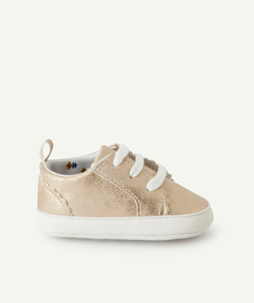 baskets bébé fille couleur dorée avec animation lacets