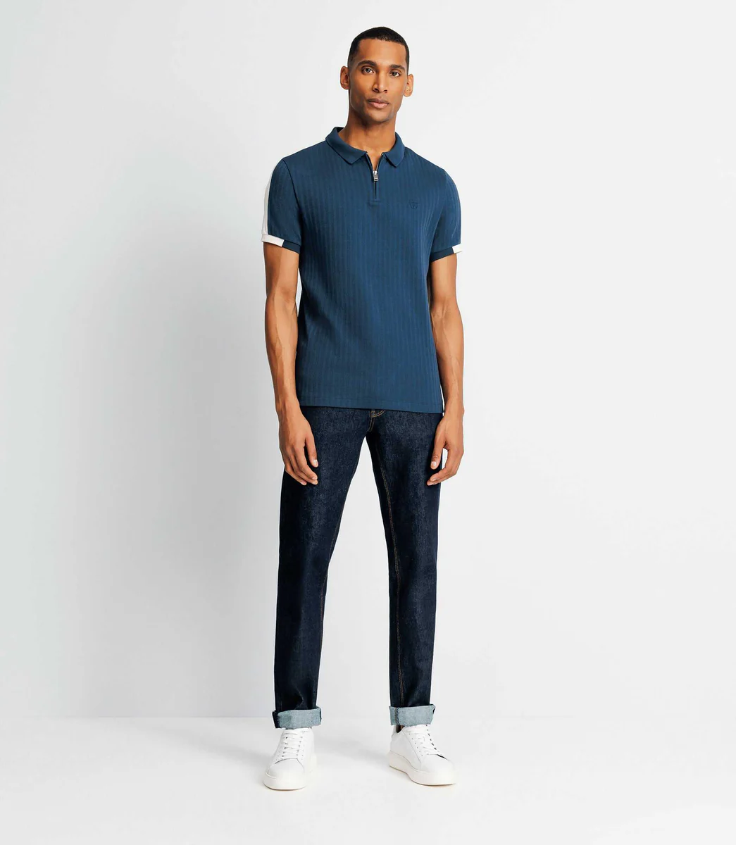 Polo gravé en coton marine