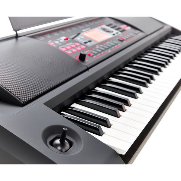 Korg EK-50 L Deluxe Bundle