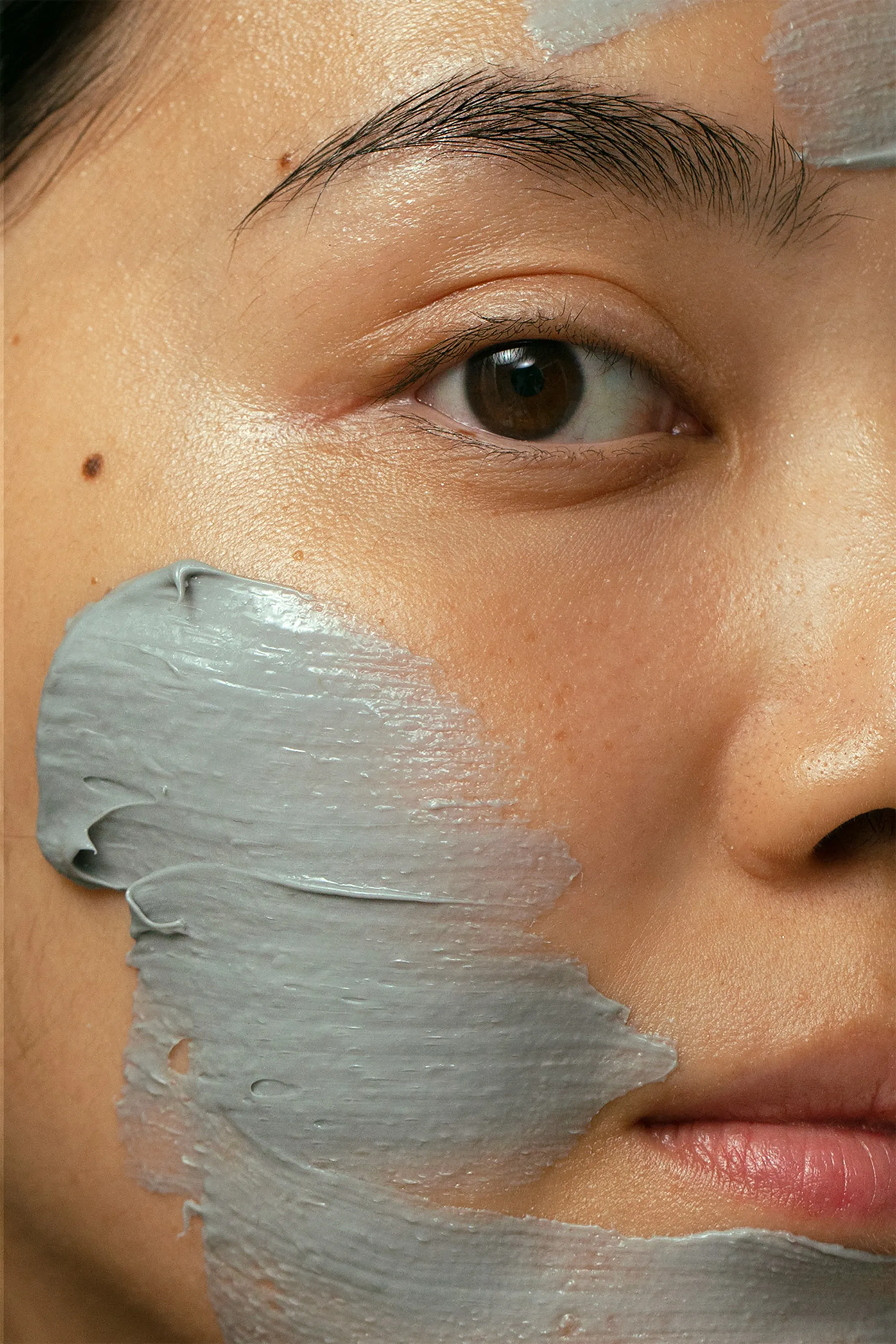Mádara Cosmetics Masque gommant à l’argile 7% AHA Peel-60 ml