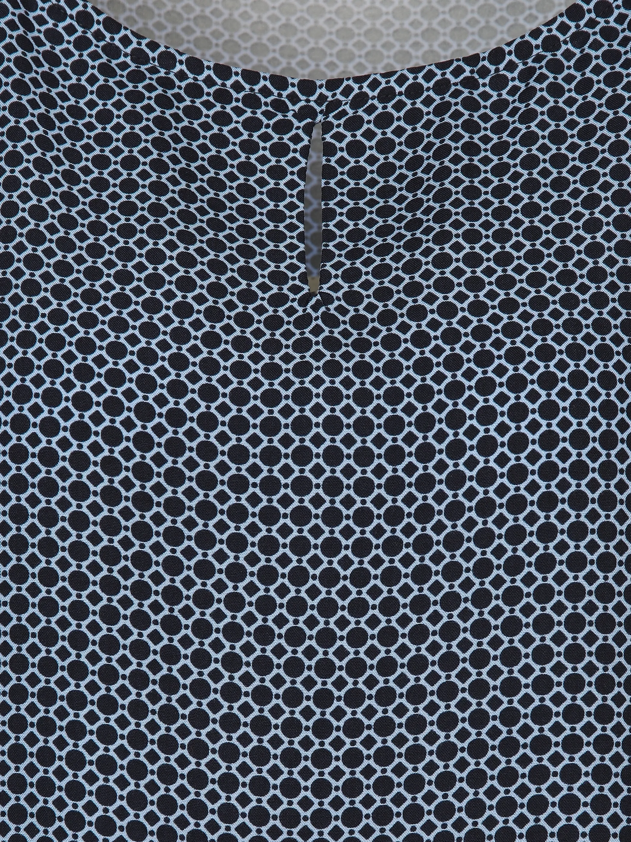 Damen Top mit Minimalprint