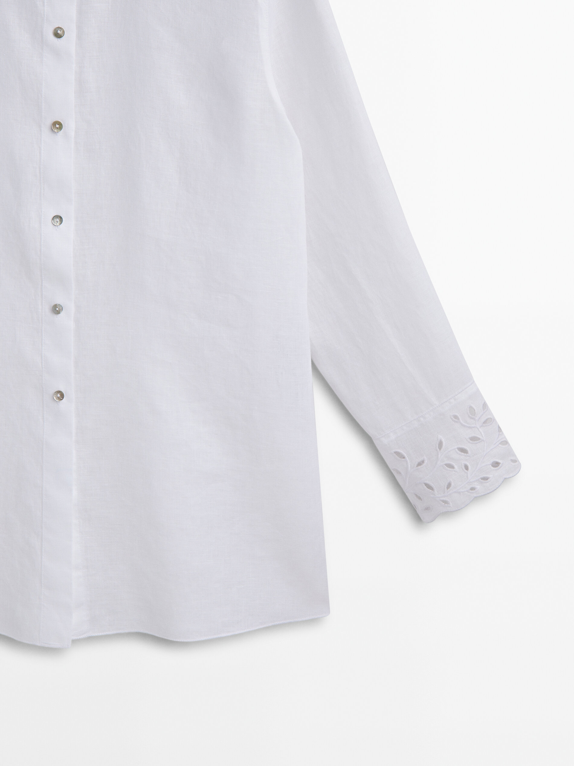 Camisa de linho bordada e perfurada - BRANCA