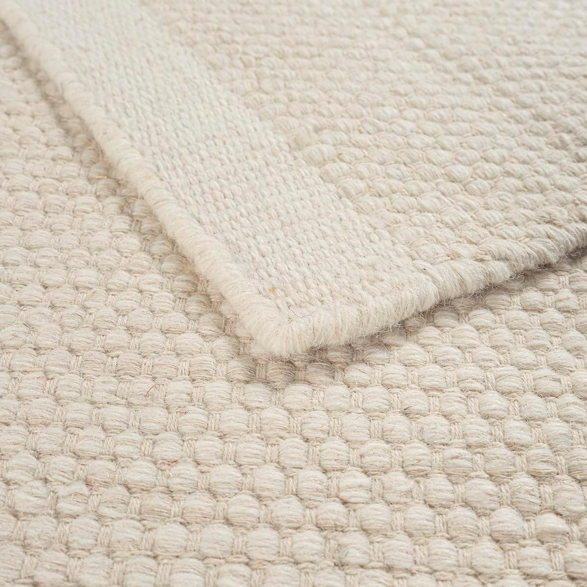 the carpet Deluxe Wool Handgewebter Wollteppich im natürlichen skandinavischen Boho-Look, Handarbeit für einen einzigartigen Stil, Creme, 240 x 340 cm