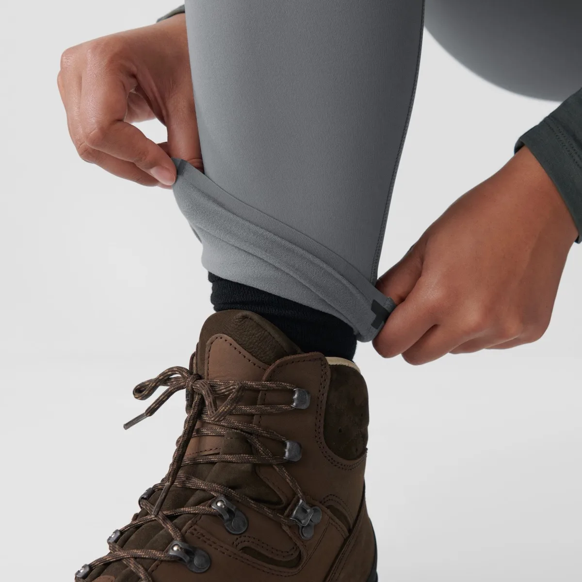 Fjällräven Women's Abisko Värm Trekking Tights Black-Iron Grey