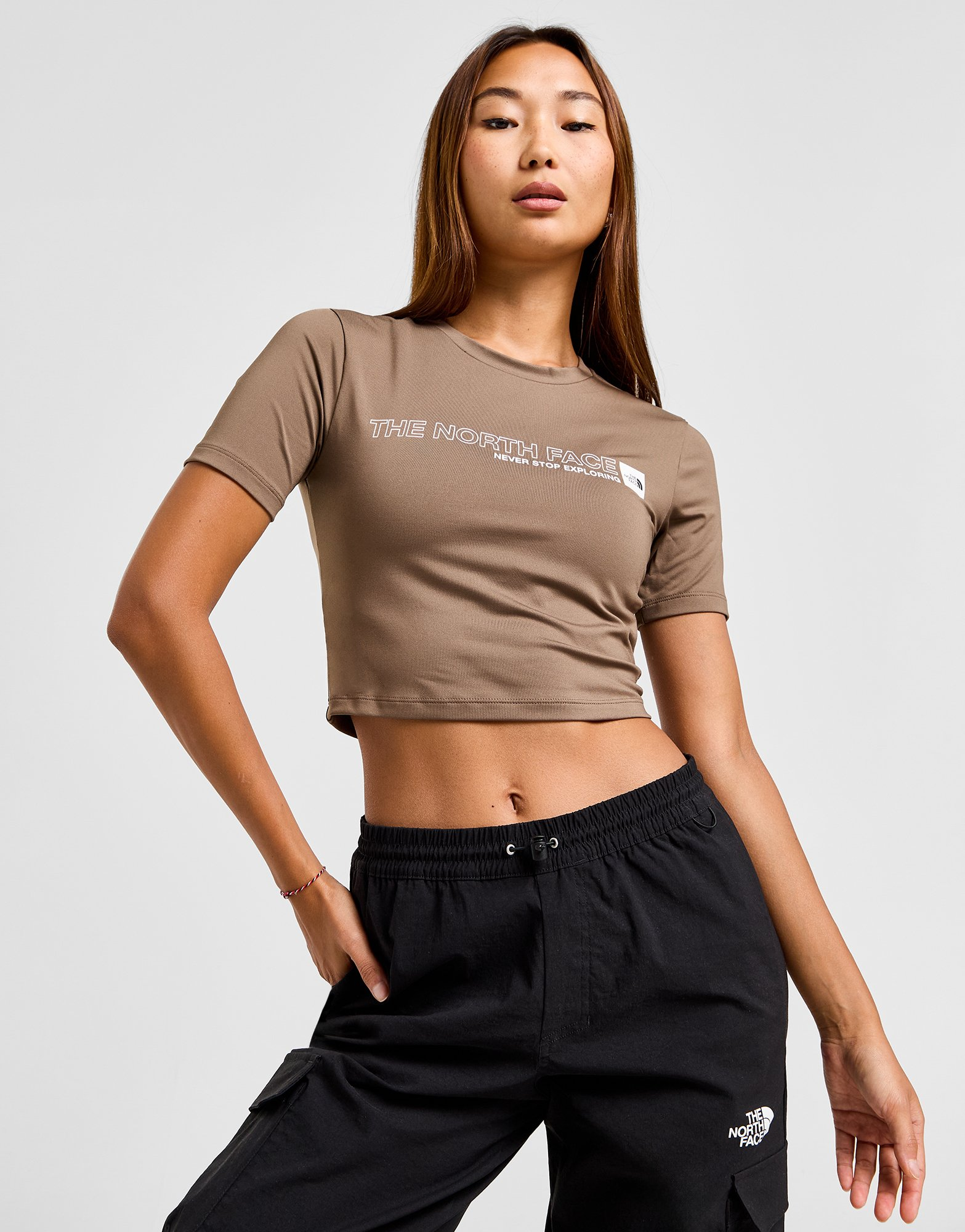 The North Face T-shirt court Outline Logo Slim Femme