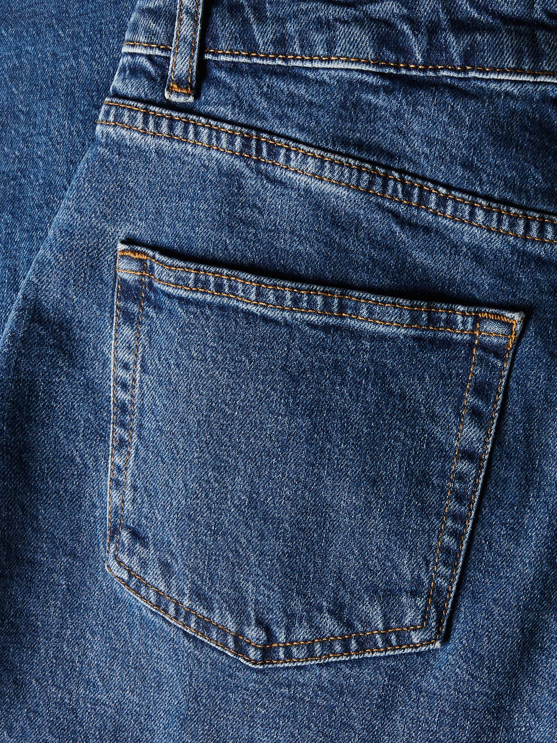 Barrel-Leg-Jeans