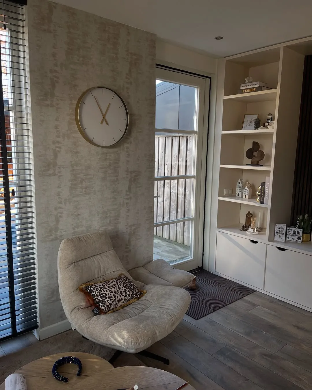 Draaifauteuil TOVIK met voetenbank Chenille Lichtbeige
