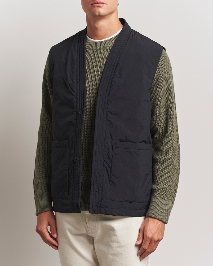 NN07 Yuki Padded Vest Black