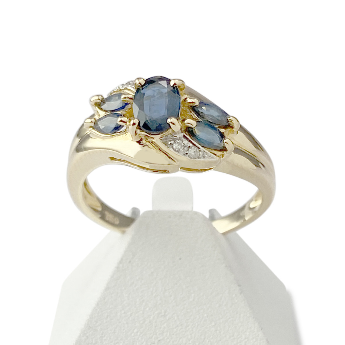Bague d'occasion or 750 jaune et rhodié diamants saphirs
