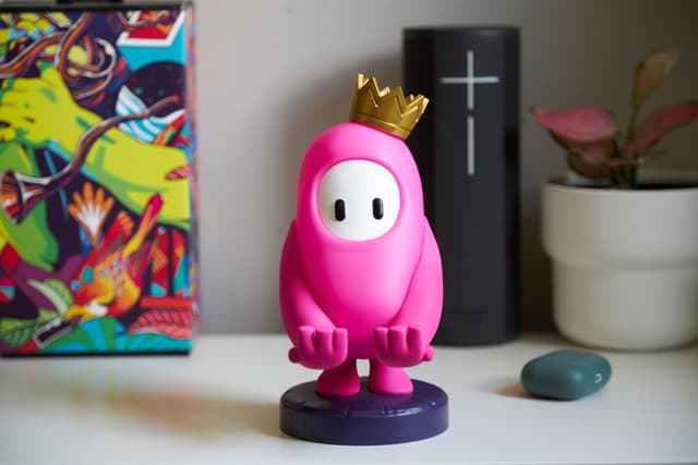 Cable Guys smartphone/controller-holderfigur (Fall Guys)