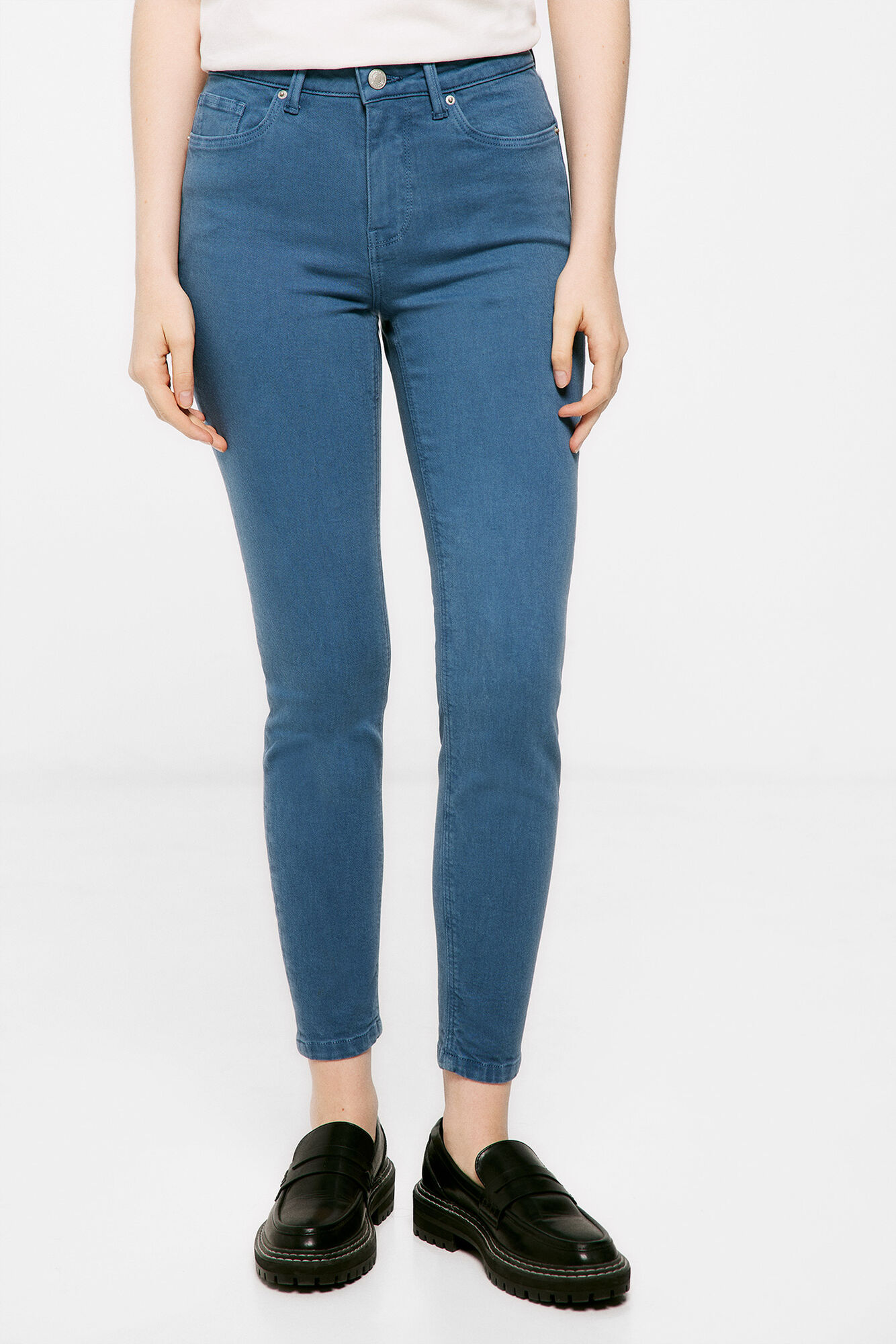 Calça jeans cropped slim colorida