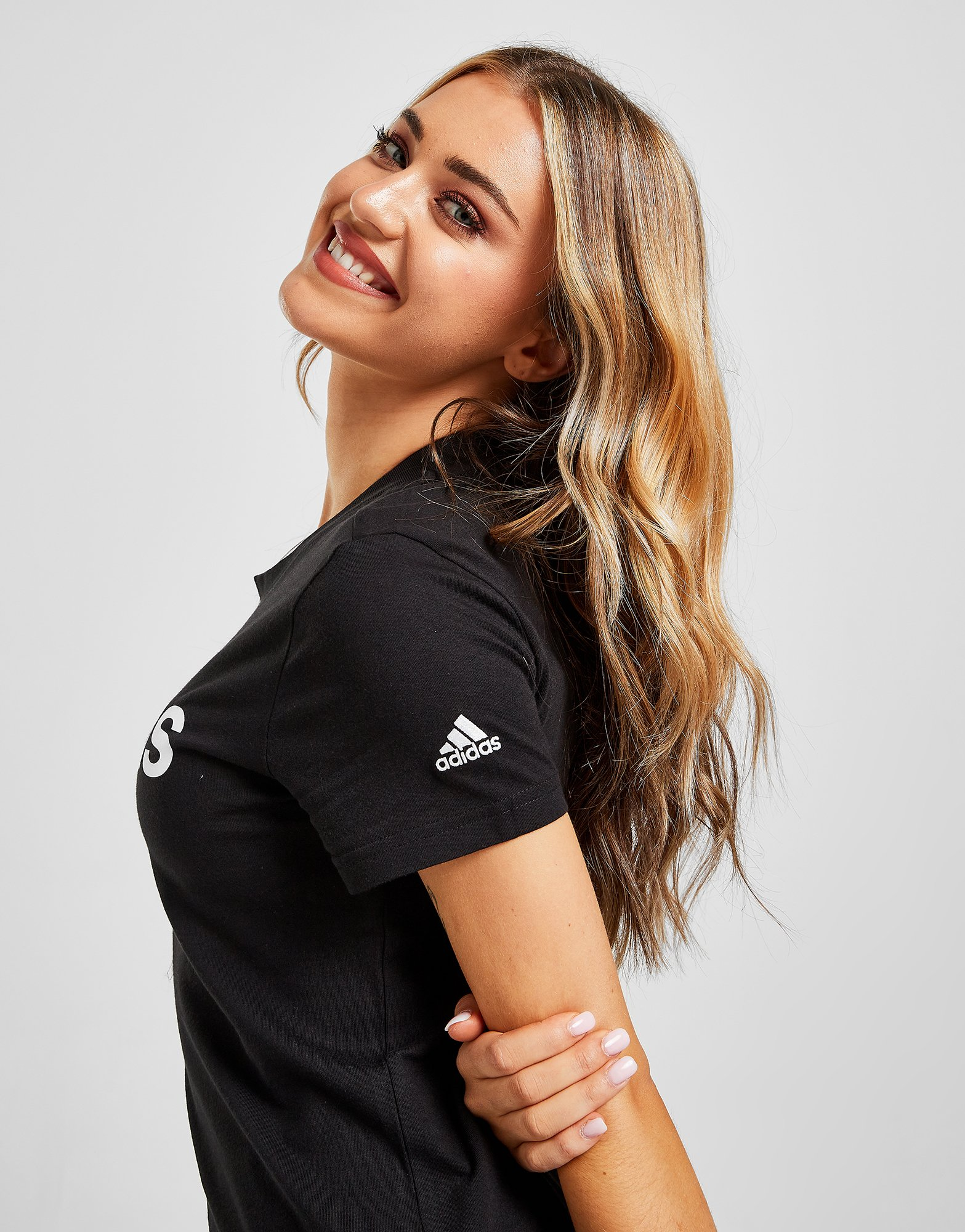 adidas T-shirt LOUNGEWEAR Essentials Slim Logo