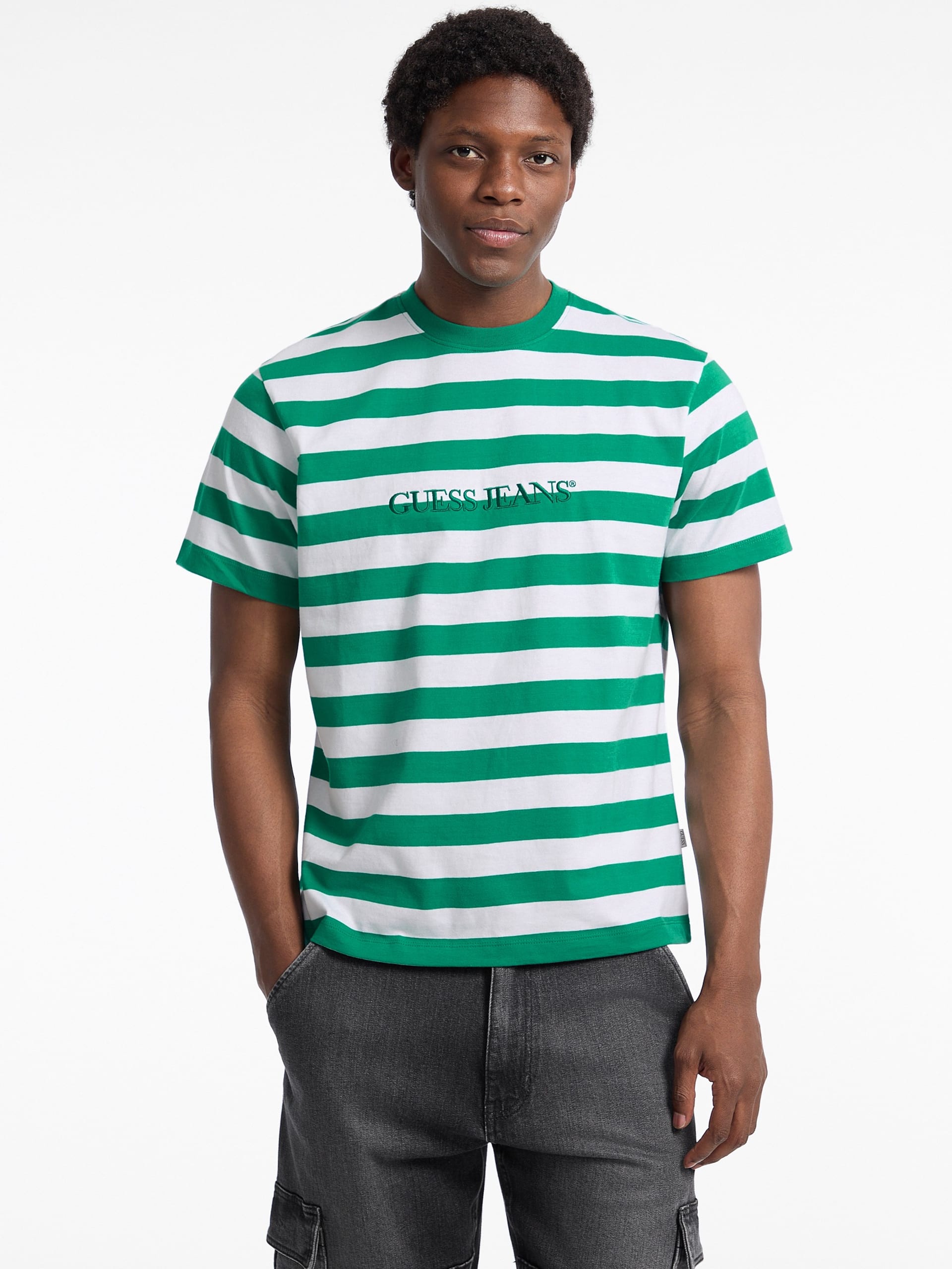 Camiseta com logo listrado