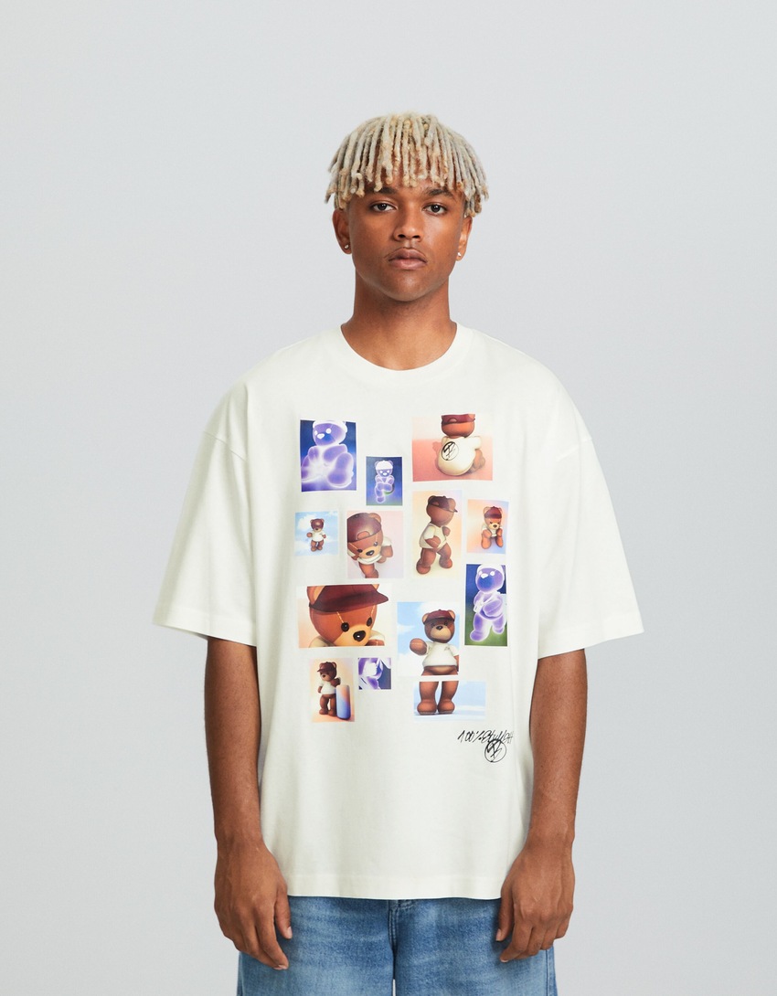 Camiseta de manga curta extra folgada com estampa.