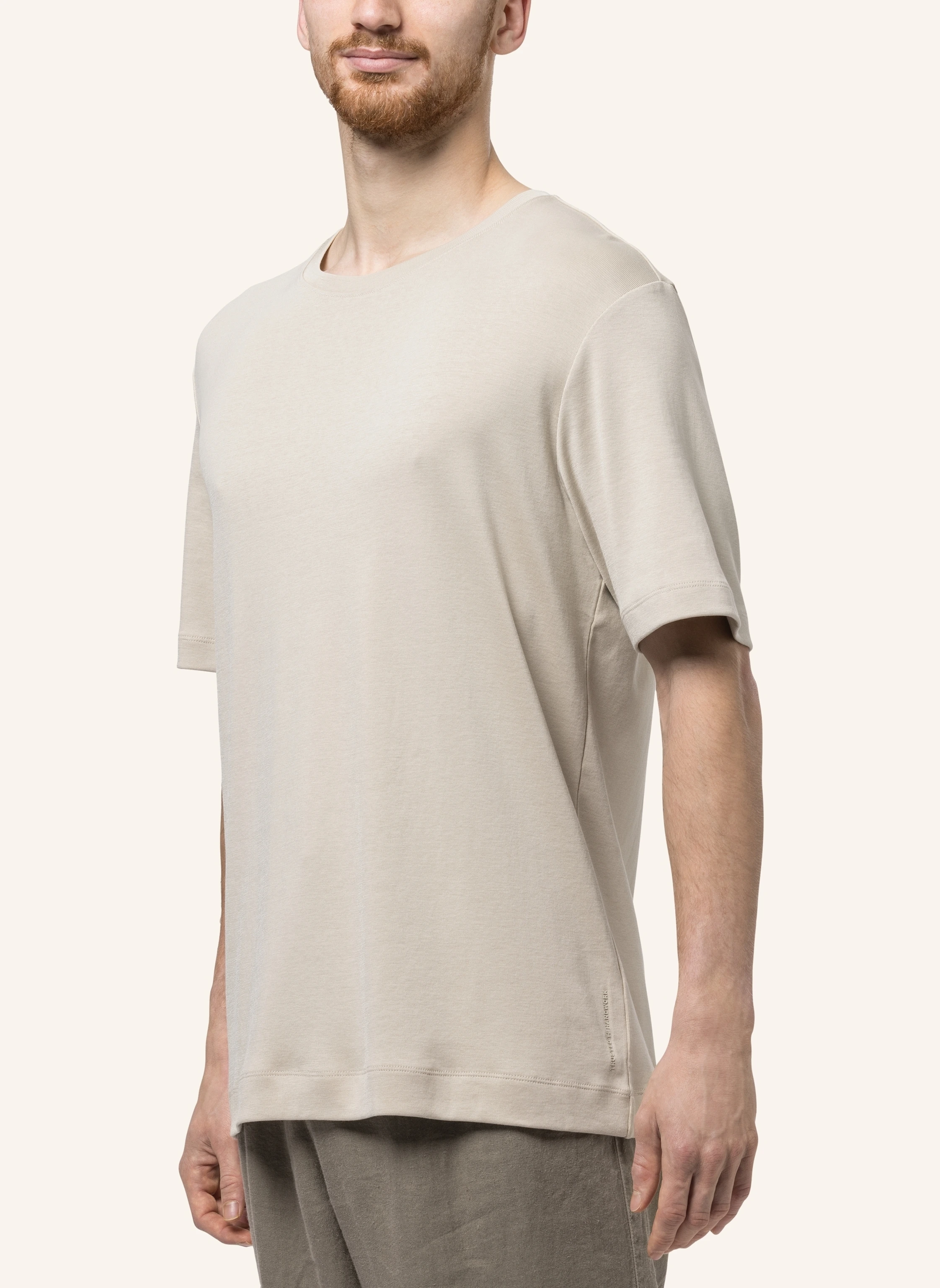 TRUSTED HANDWORK Round Neck 1/2-Sleeve T-Shirt