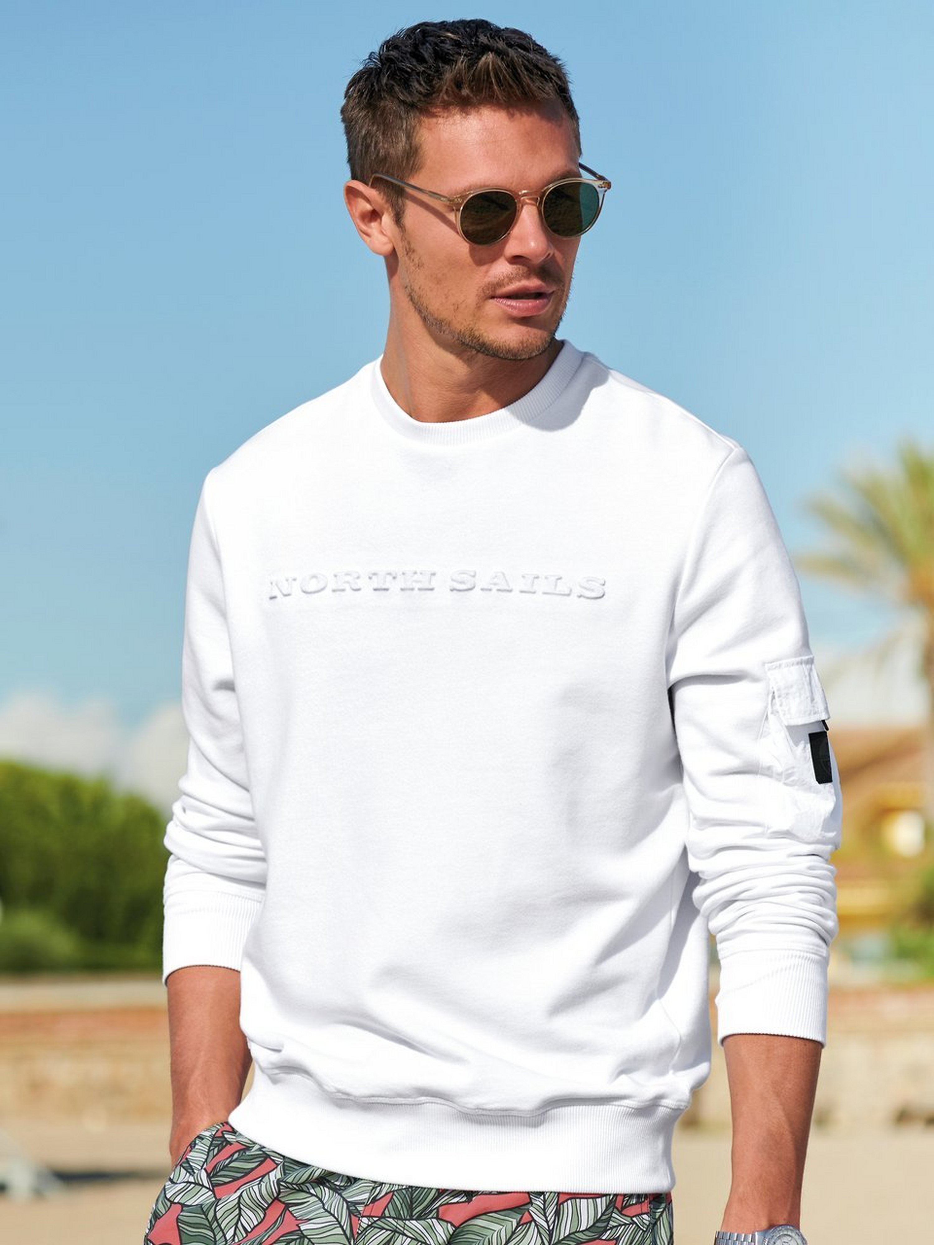 Sweatshirt