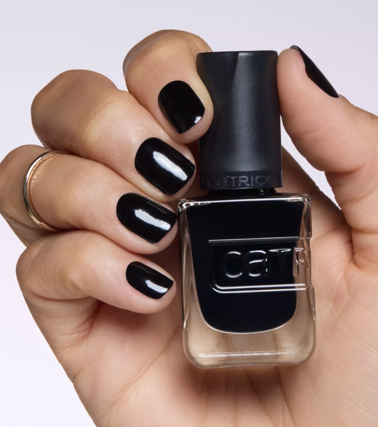 Catrice - Esmalte Gel Affair - 037: Black To The Roots
