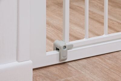 Safety 1st Auto Close Spenngrind, White