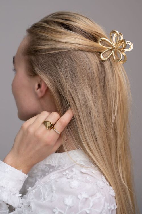 Goudkleurige bloem haarclip