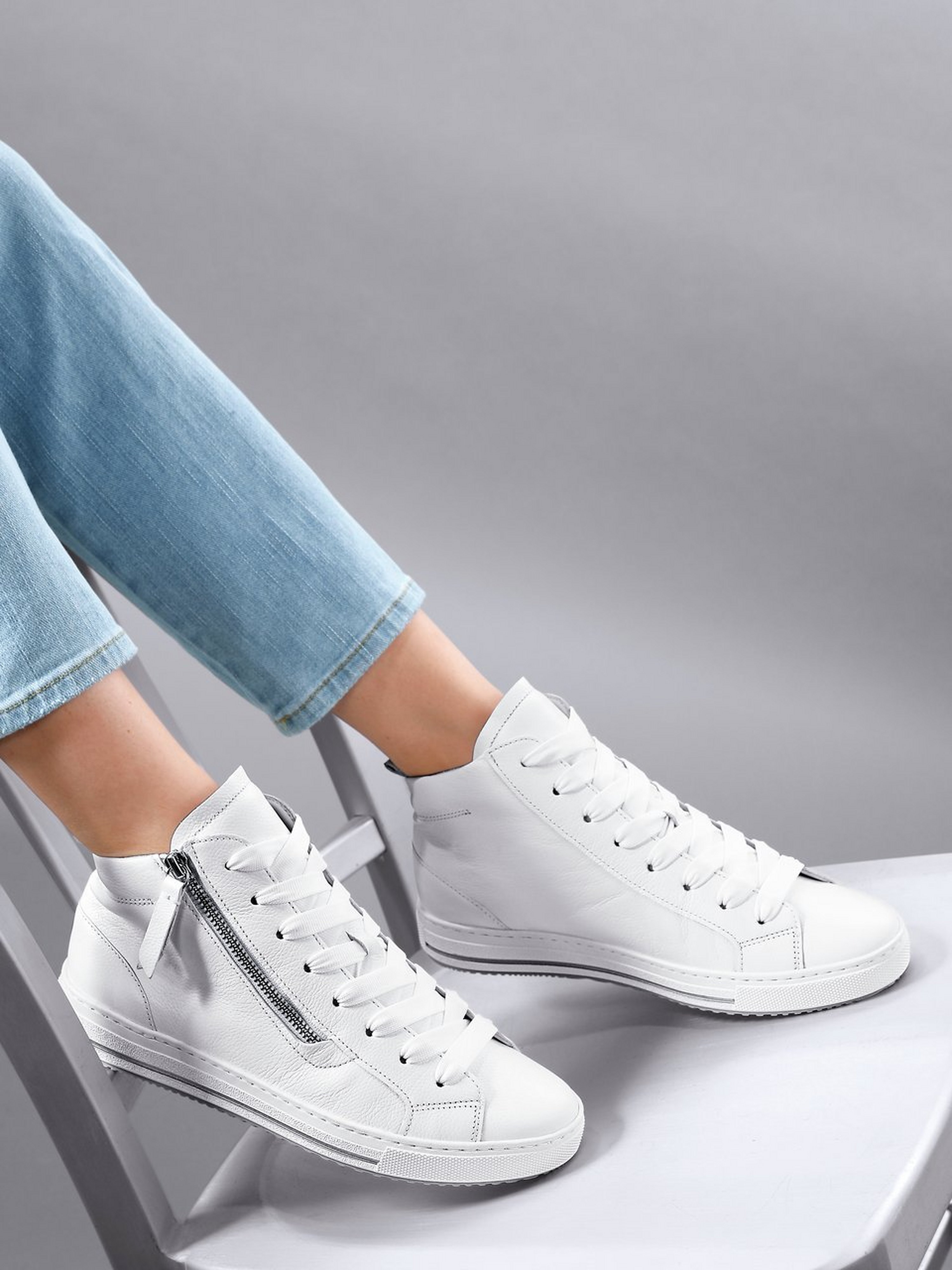 Sneaker