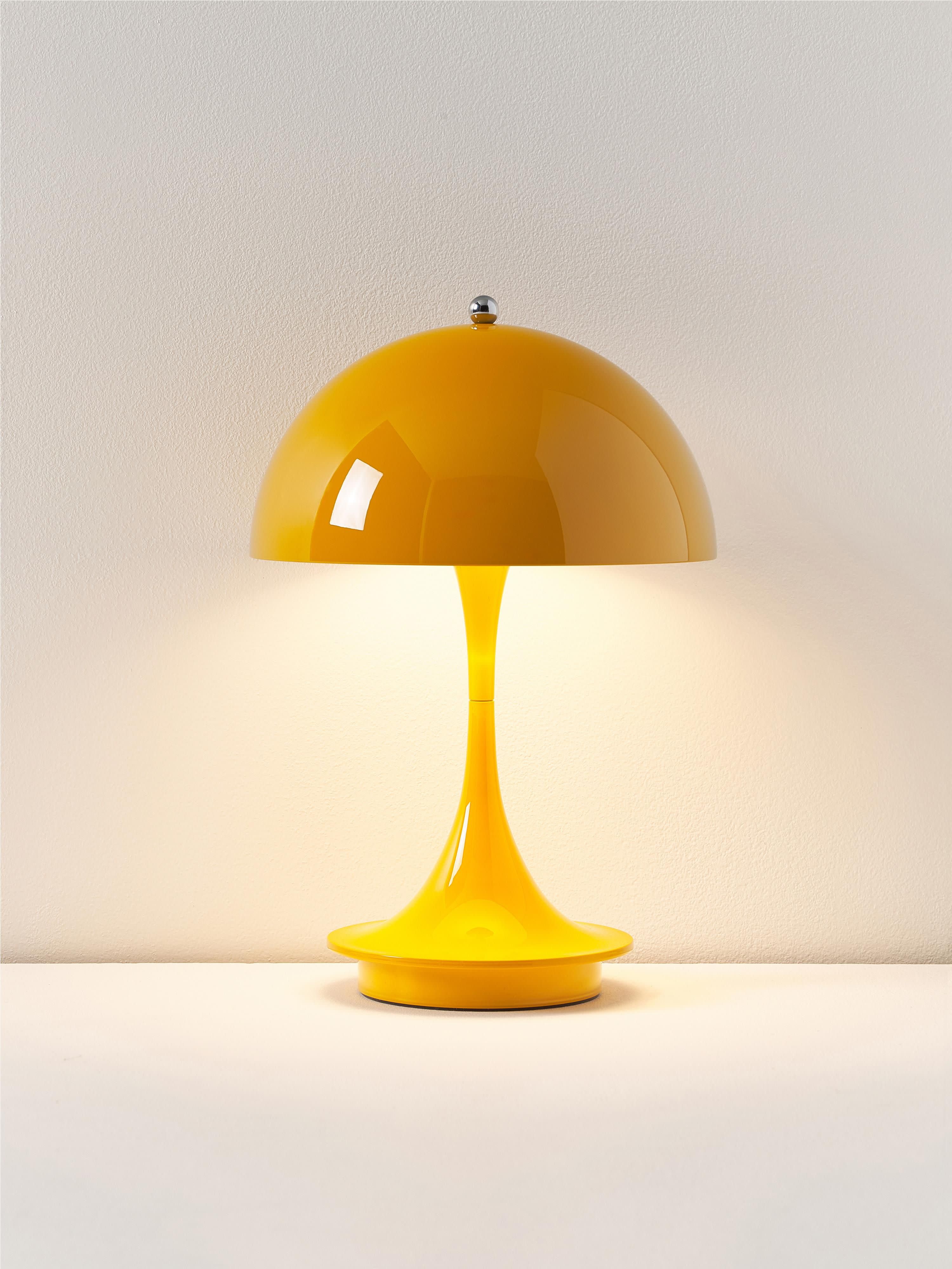 Draagbare dimbare LED tafellamp Panthella 160, design Verner Panton