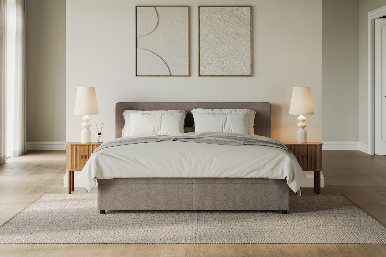 Premium 10 oppbevaringsseng 140x200 cm Magasinseng med oppbevaring, åpnes fra siden. I tekstil storm 09 beige, med medium fasthetsgrad og premium 10 overmadrass,sorte ben. Sengegavl selges separat.