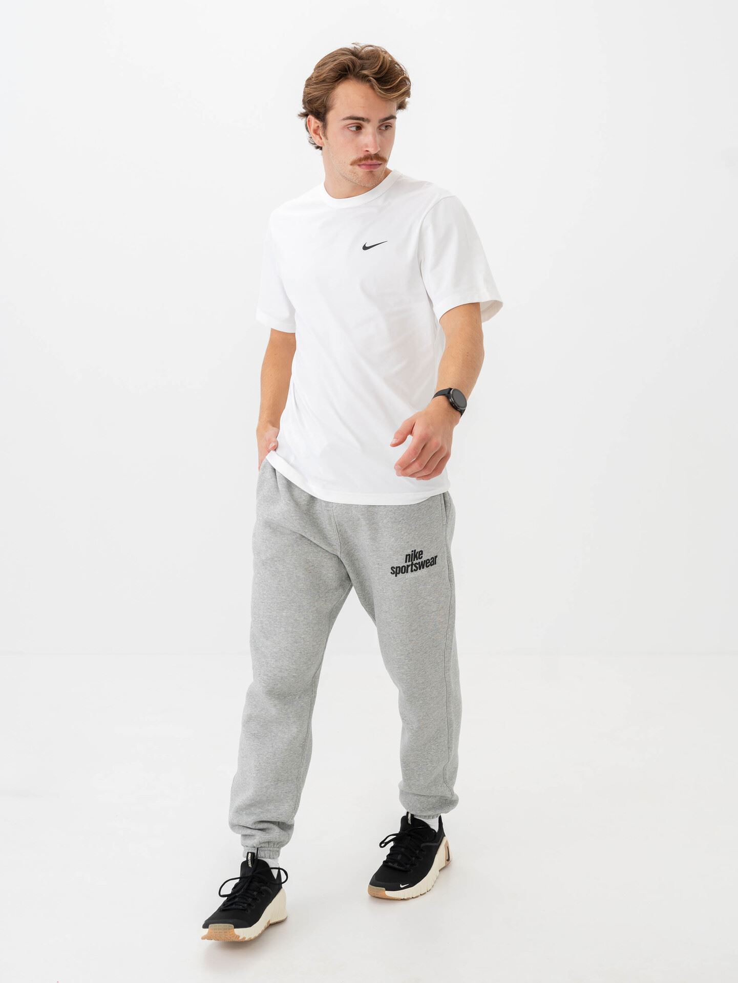 Sportswear Club Cuff Fleece Pant GFX