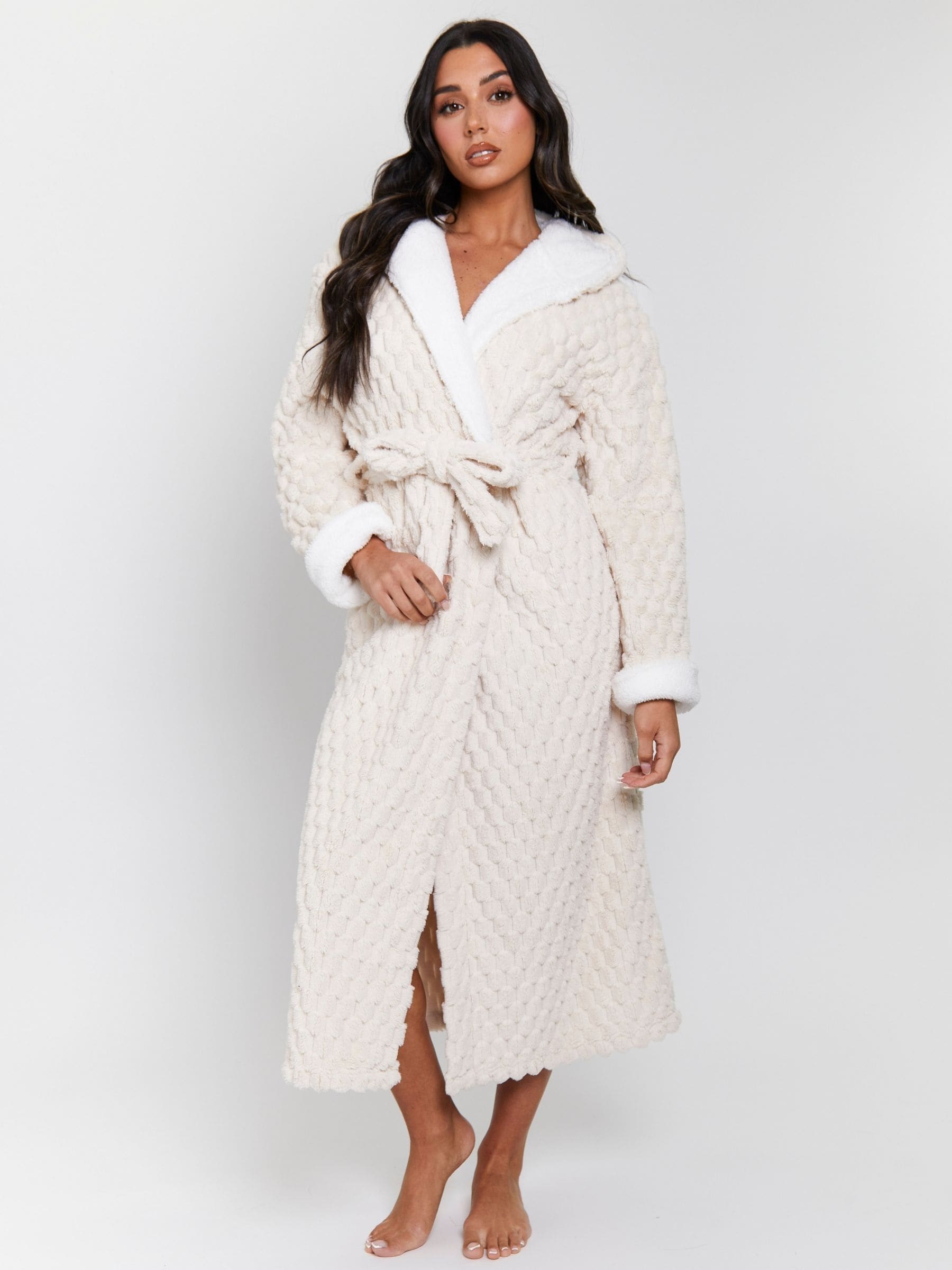 Crème - Loungeable - Geometrische luxe fleece maxi-badjas met capuchon