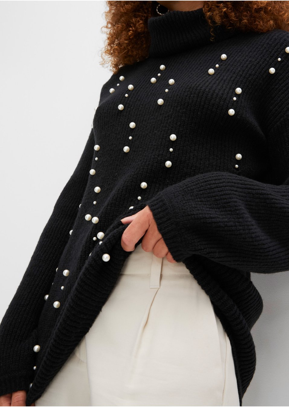Pull avec éléments décoratifs