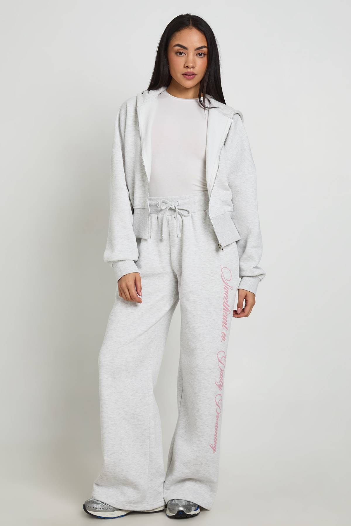 boohoo Ensemble De Survêtement Sweat À Casynthétiqueche Ajusté Zippé Et Jogger Imprimé Cœurs