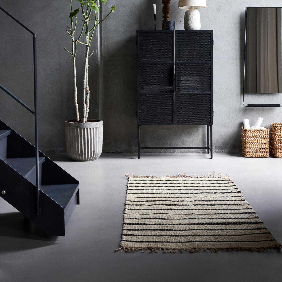 House Doctor - Gulvtæppe - Sima - Sort Og Natural - 90X200 CM