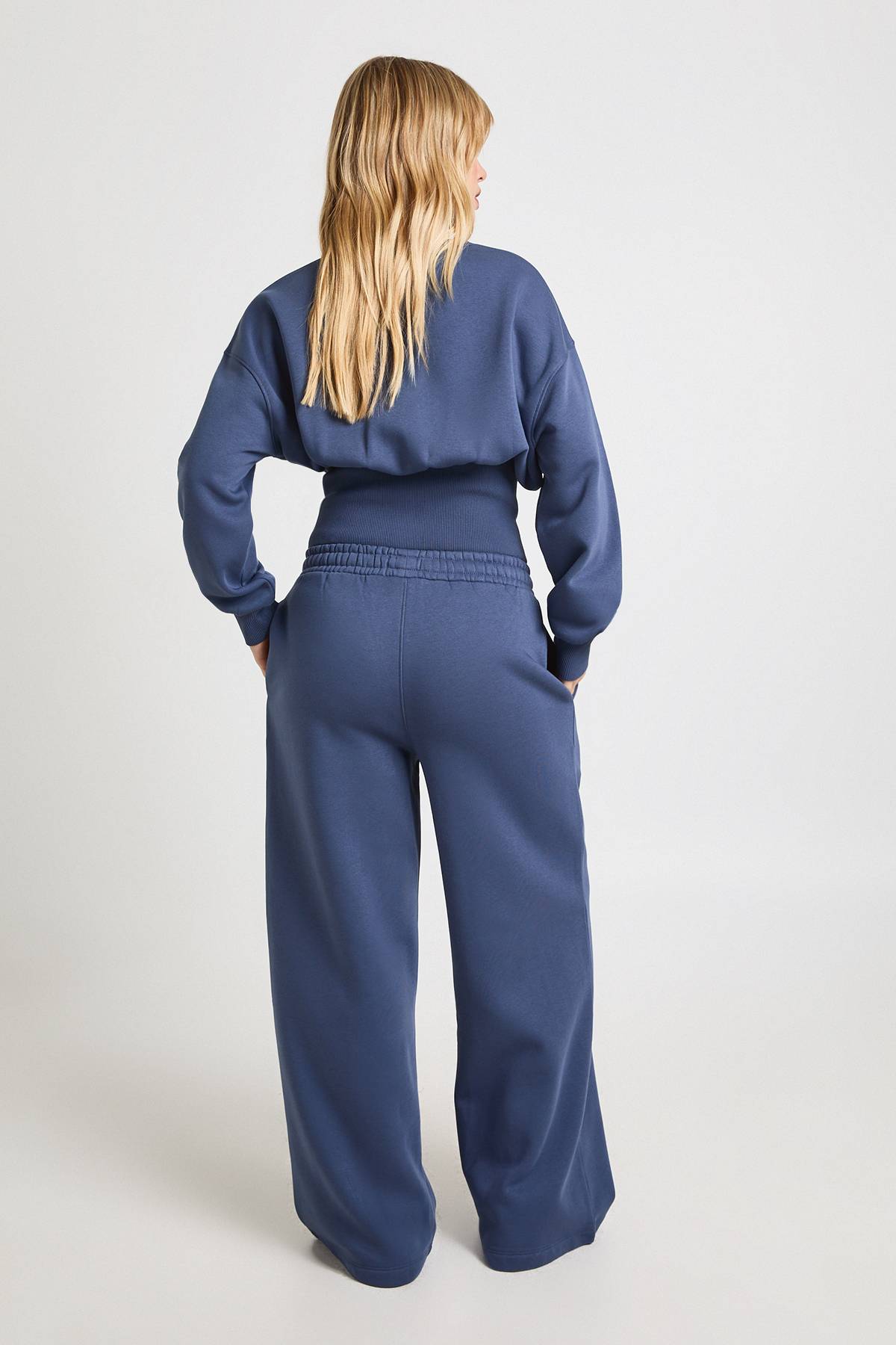boohoo Ensemble De Survêtement Petite Taille Sweat-shirt Boutonné Taille Cintrée