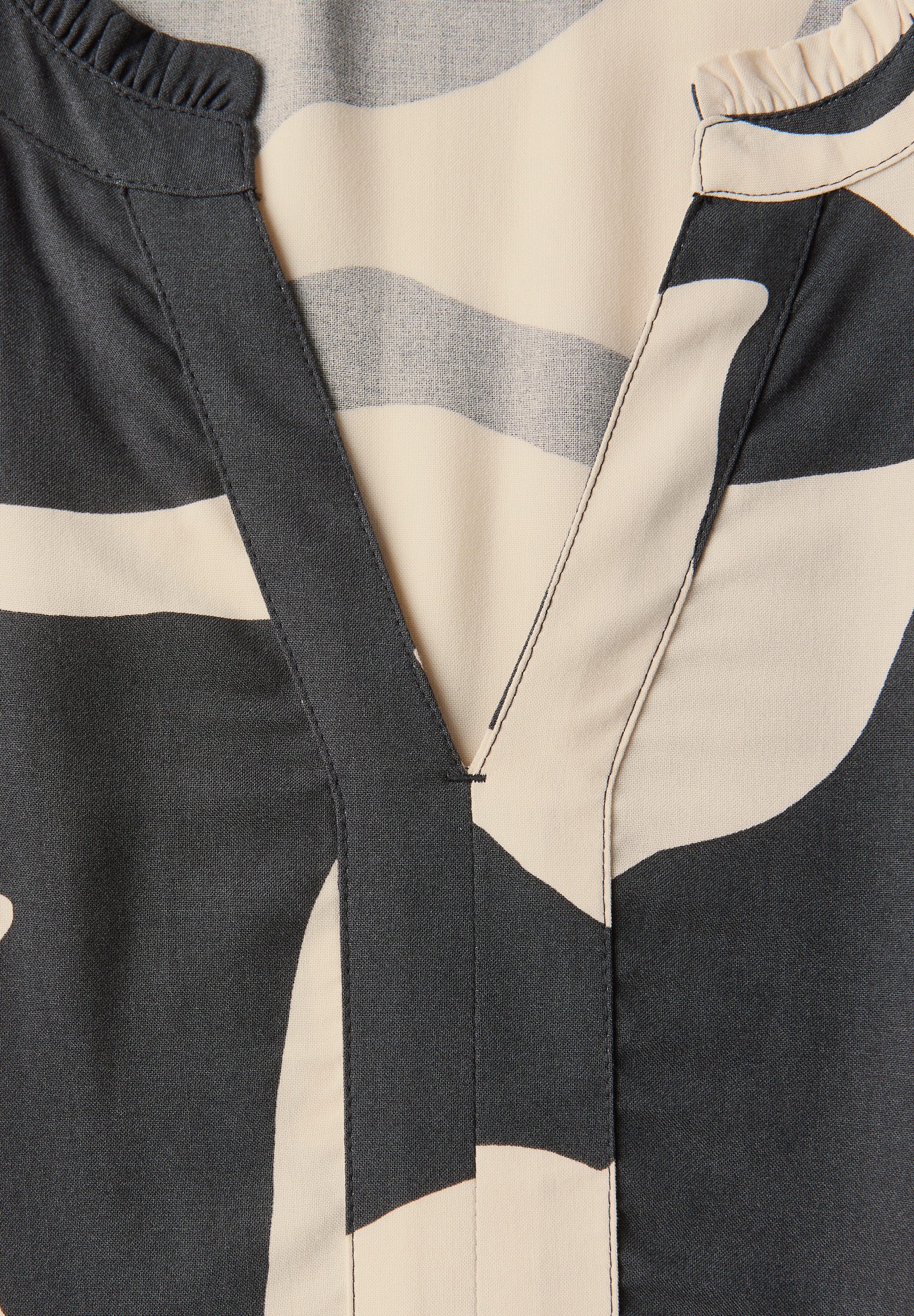 STREET ONE Midikleid Ohne Taschen mit Volants und grafischem Muster