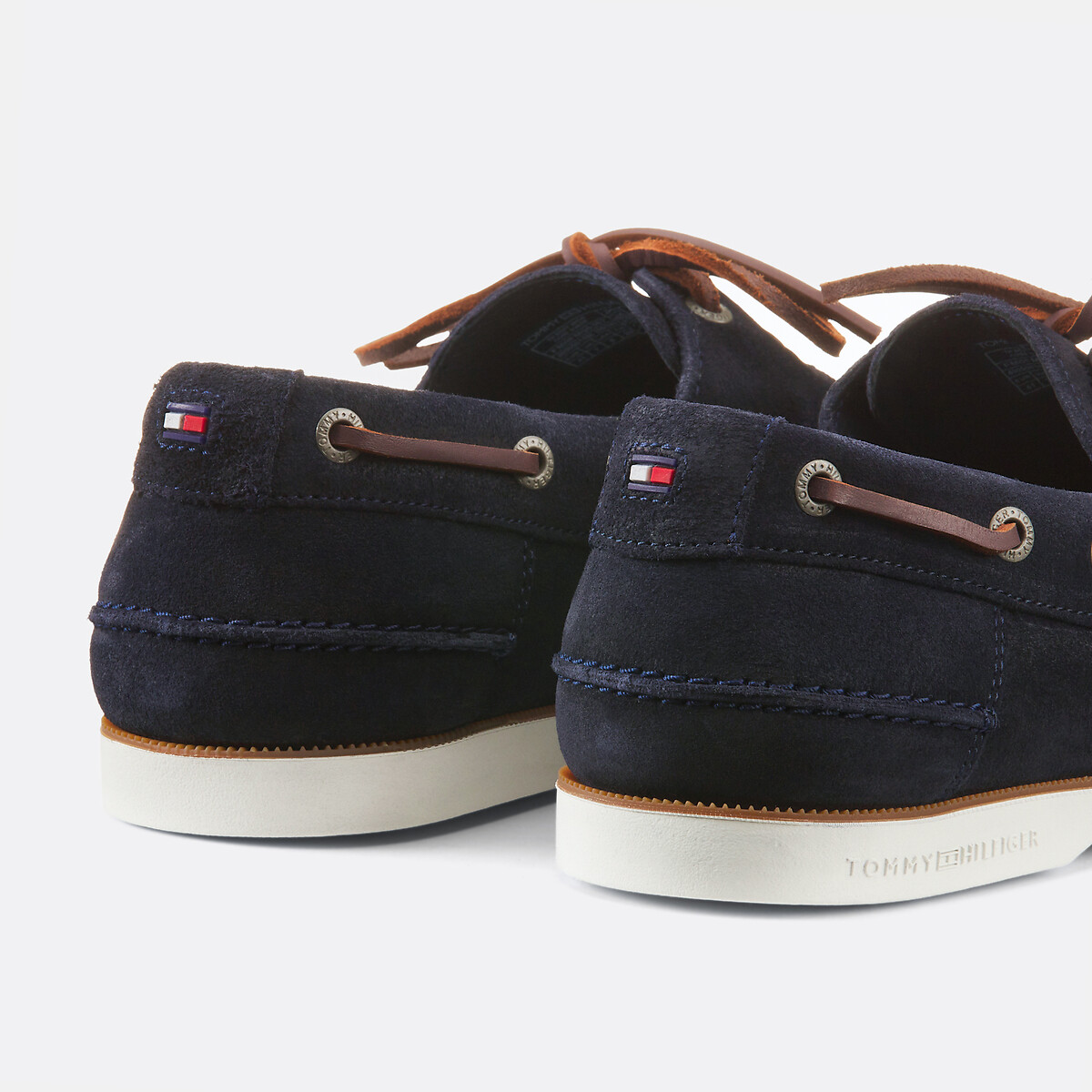 TOMMY HILFIGER<br>Sapatos náuticos de camurça