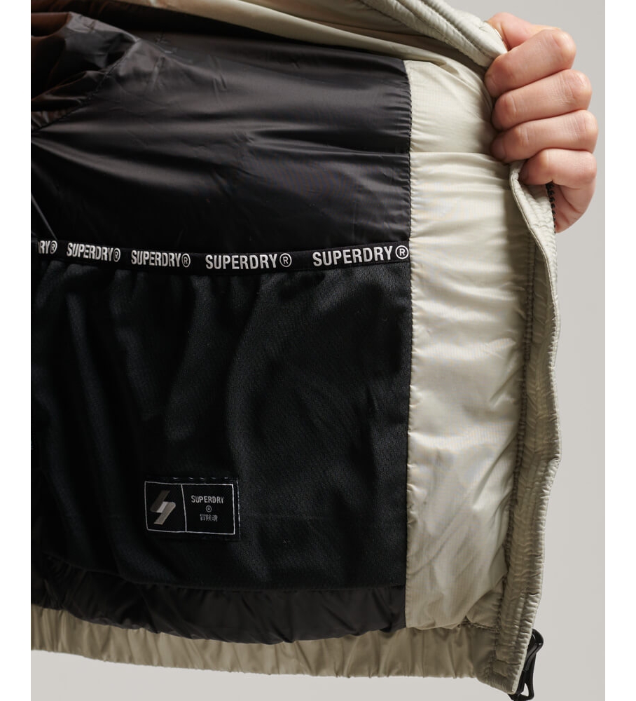 Jaqueta esportiva acolchoada leve Superdry, cinza e verde.